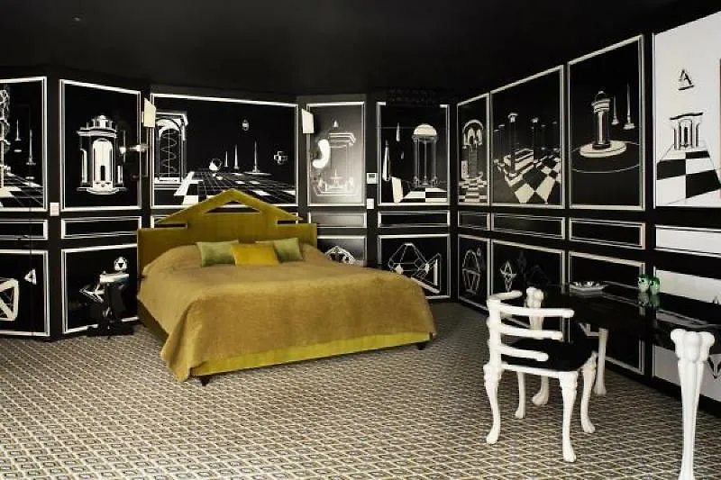 The Place To Be In Saint Germain Des Pres - Montana 2 Paris